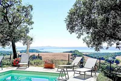 Image de Villa auf dem Seehügel by Interhome