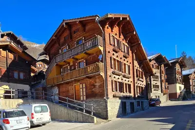 Image de Typische Wohnung Le Ver Luisant. Val d'Hérens by Interhome