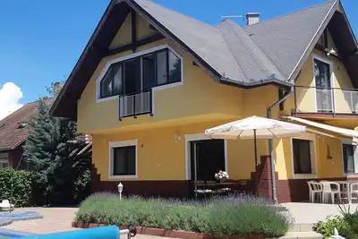 Image de Geräumige Ferienwohnung Hannabella mit Garten by Interhome