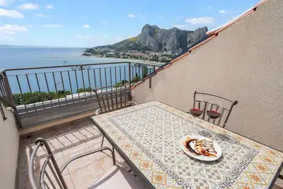 Image de Ferienappartement mit zwei Meerblick-Balkonen by Interhome