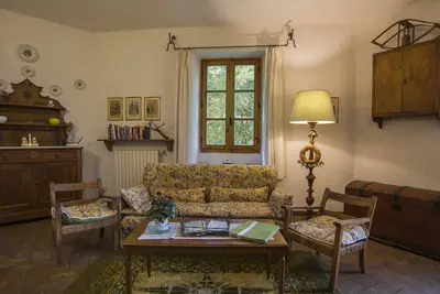 Image de Charmante Schlossunterkunft mit Schwimmbad by Interhome
