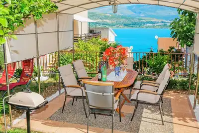Image de Wohnung mit Grill, Terrasse und Garten by Interhome
