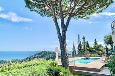 Image de Villa \"The View\" mit eigenem Pool by Interhome