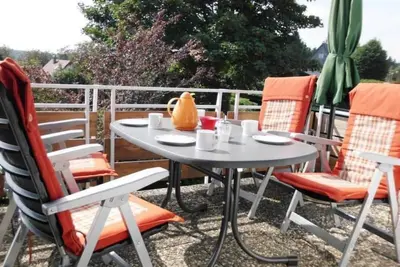 Image de Großzügige Wohnung mit Bergblick im Haus Hopfe by Interhome