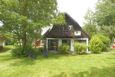 Image de mit Grill, Terrasse und Garten by Interhome