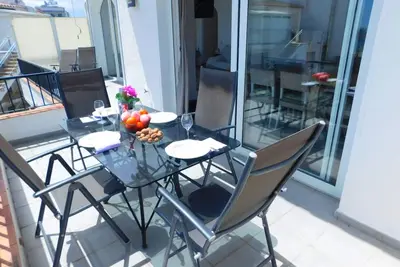 Image de Piso de vacaciones de 2 habitaciones, con amplia terraza y parking en Salatar, by Interhome