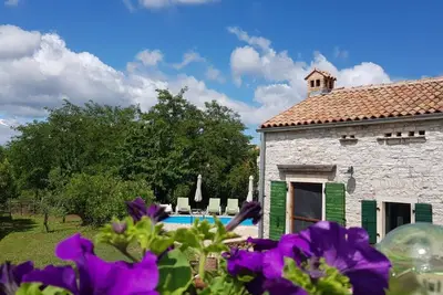 Image de in Bratulići mit Privatem Pool by Interhome