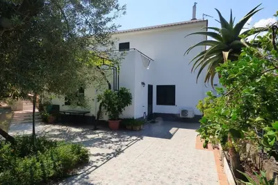 Image de Landhaus mit Blick auf die Äolischen Inseln by Interhome