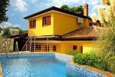 Image de in Buje mit Barbecue by Interhome