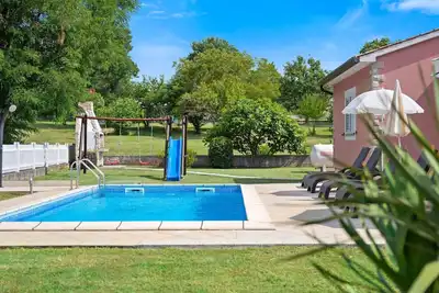 Image de Haus Dodo, Oase im Grünen by Interhome