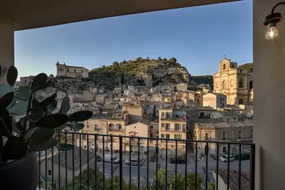 Image de Nettes Appartement in Scicli mit Möblierter Terrasse by Interhome