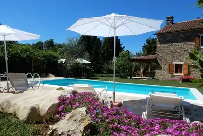 Image de mit privatem Pool by Interhome