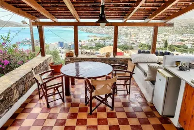 Image de Meerblick-Ferienhaus Argyro in Mavrikiano. by Interhome