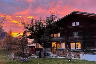 Image de Chalet Brünig mit zwei Wohnungen by Interhome