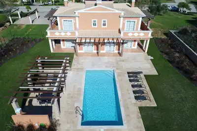 Image de Schönes Haus in Carvoeiro mit privatem Parkplatz by Interhome