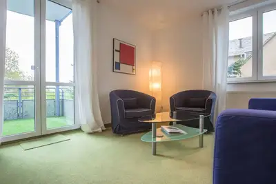 Image de in Stadtrandlage mit guter Anbindung, sowie eigener Terrasse und Garten by Interhome