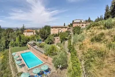 Image de Wohnung in Palaia mit Großem Garten by Interhome