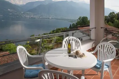 Image de Residenza Viramonte - Casa Bianca, Wohnung 15 by Interhome