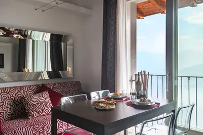 Image de Beatrice - Haus mit Pool und Terrasse am Iseosee by Interhome