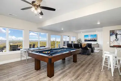 Image de Indoor-OutdoorPools-Lazy River! Lake Views! Hot Tub!