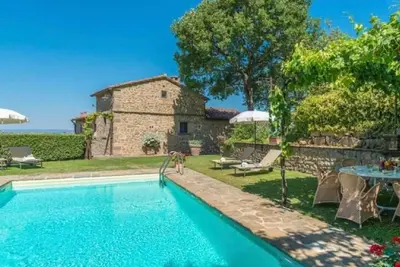 Image de Wohnung in Cortona mit Terrasse, Garten und Grill by Interhome