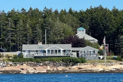 Image de Family Compound on Ocean with Pool and Hot Tub!