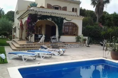Image de Ferienhaus mit Pool am Meer by Interhome
