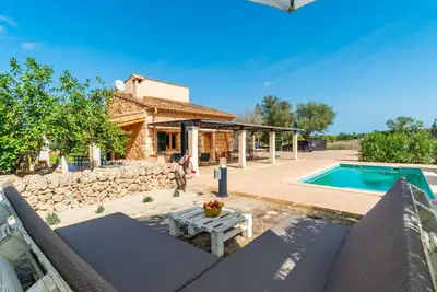 Image de Stilvolle, top-moderne, traumhafte Finca in Sineu by Interhome