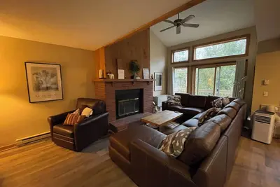Image de Walk to Ski Lifts with Perfect Location! 3 Bedroom Townhome plus Loft.