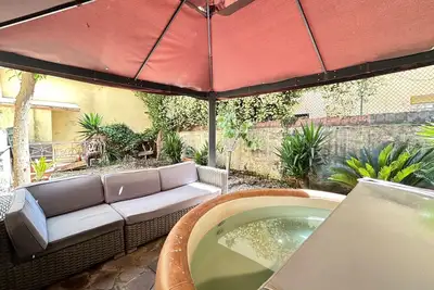 Image de Zwei Schlafzimmer mit Garten und Whirlpool by Interhome