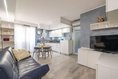 Image de Loving Alassio - Eine hochmoderne Drei-Zimmer-Wohnung am Meer by Interhome