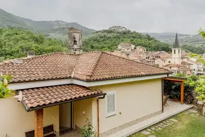 Image de Villa in Borgomaro mit privatem Parkplatz by Interhome