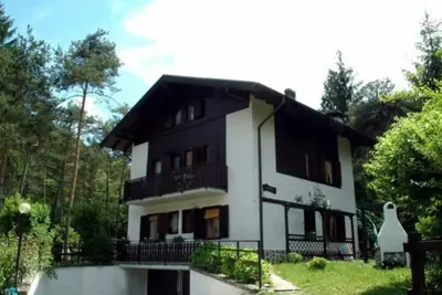 Image de 2-stöckige Wohnung mit privatem Gartenbereich by Interhome