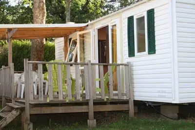 Image de Mobil home spacieux avec terrasse à Payrac