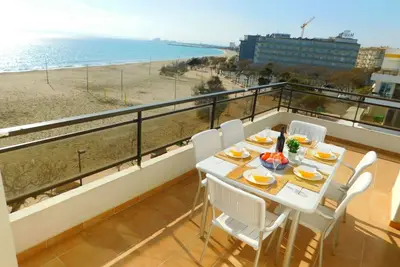 Image de mit großer Terrasse und Parkplatz in Salatar, Roses by Interhome