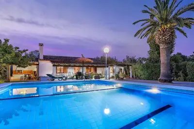 Image de Charmante Villa ideal für Paare oder Familien by Interhome