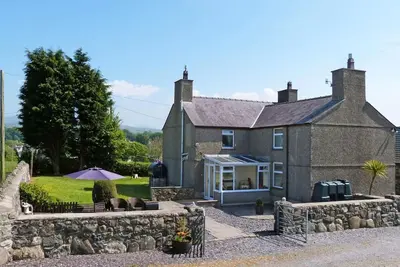 4 Bed in Caernarfon (oc-30479)