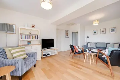 3 Bed in Pwllheli (oc-bow04)