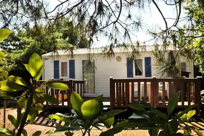 Image de Mobil home 30m² 2 Chambres n° 80 Samedi/Samedi 2/5 pers 4 à 5 personnes - 4 pers. inclus dans le tarif