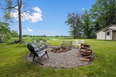 Image de Cozy Cottage on Mississippi River. 2 acre yard.