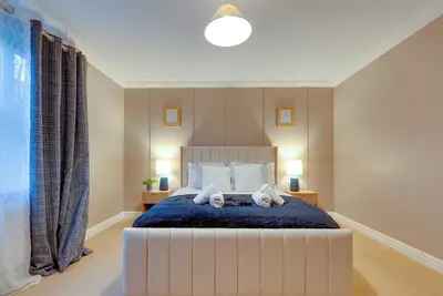 Image de Stylish & Modern Home in City Centre Free Parking - Pass the Keys