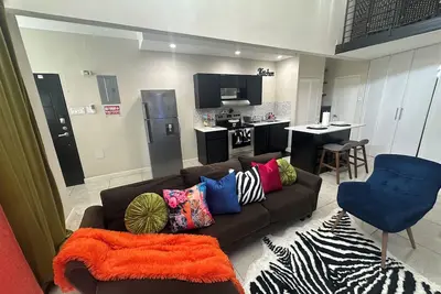 Image de Rainbow Retreat near the heart of kingston