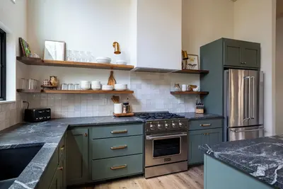 Image de Modern Cabin | Hot Tub + Forest Views | 2 Br 2 Ba