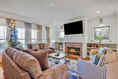 Image de Stylish 4br near Avondale Restaurants | Sleeps 10