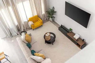 Image de Luxurious 4-Bed Home with Pool Table & Nearby Pool