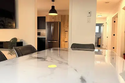 Image de Modern Apartment–10 mins from Ottawa Dt