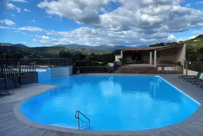 Image de Villa confortable et paisible avec piscine à 1, 5km Santa Giulia Beach