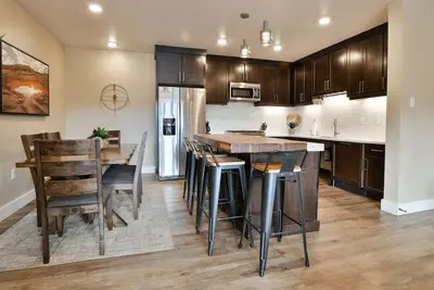 Image de Quad C 1-4 at Moab Resort-Pool-Pets-Large Groups