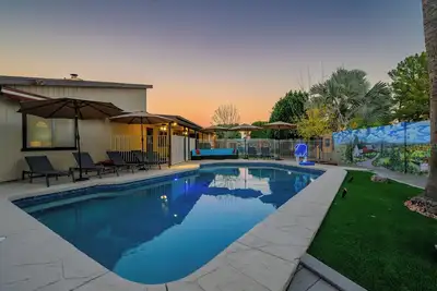 Image de 7-Bedroom Estate with Heated Pool