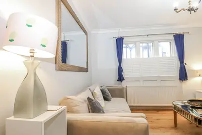 Image de The Old School House, pet friendly, character holiday cottage in Eton